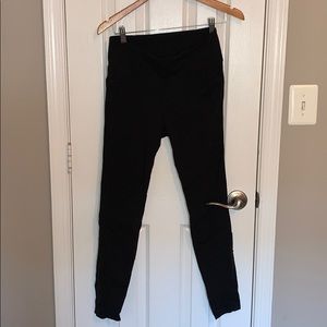 Athletes detailed leggings with pockets